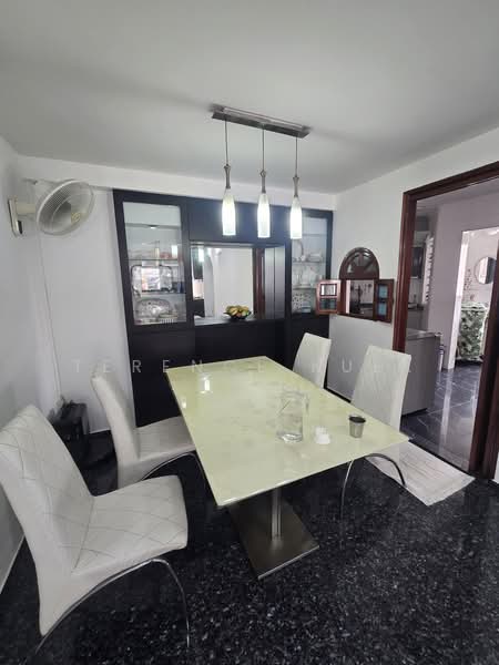 288D Jurong East Street 21, 288D Jurong East Street 21, 3 Bedrooms, 1,324 sqft, HDB Flat For Rent, by Terence Kuek, 500242592 - Dining Room - PropertyGuru.com.sg