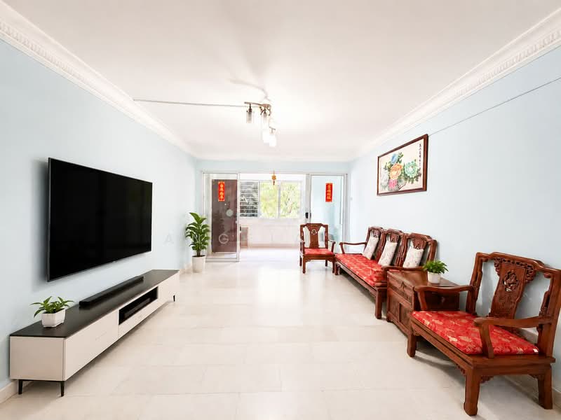 416 Hougang Avenue 10, 416 Hougang Avenue 10, 3 Bedrooms, 1,292 sqft, HDB Flat For Sale, by Angela Ng, 500242593 - Living Room - PropertyGuru.com.sg