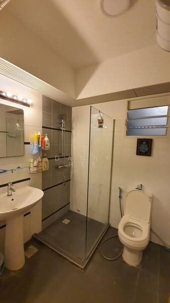 269B Punggol Field, 269B Punggol Field, Hougang / Punggol / Sengkang, Room Rental, 200 sqft, HDB Flat For Rent, by Danny Hee, 500242603 - Bathroom - PropertyGuru.com.sg