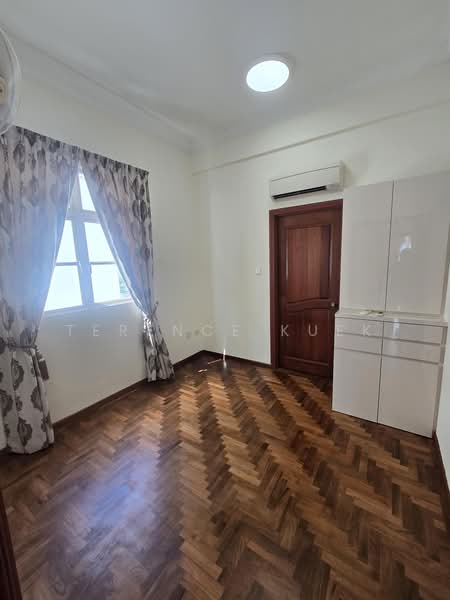 LORONG LEW LIAN, , 6 Bedrooms, 2,273 sqft, Semi-Detached House For Rent, by Terence Kuek, 500242604 - Interior - PropertyGuru.com.sg