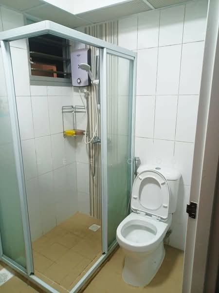 120B Canberra Crescent, 120B Canberra Crescent, Room Rental, 130 sqft, HDB Flat For Rent, by Steven Choo, 500242605 - Bathroom - PropertyGuru.com.sg