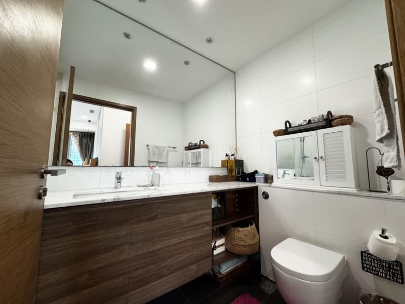 Double Bay Residences, 19B Simei Street 4, 3 Bedrooms, 1,270 sqft, Condominium For Sale, by Deborah Lu 陆滢滢, 500242608 - master bath - PropertyGuru.com.sg