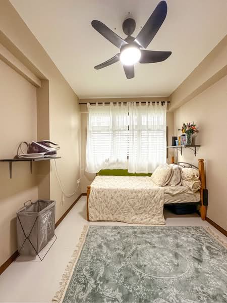933A Hougang Avenue 9, 933A Hougang Avenue 9, 3 Bedrooms, 990 sqft, HDB Flat For Sale, by Nicole Ng, 500242612 - 2nd common room - PropertyGuru.com.sg