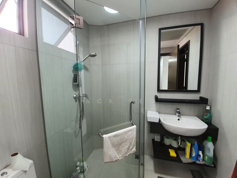 The Rise @ Oxley - Residences, 73 Oxley Rise, 3 Bedrooms, 818 sqft, Apartment For Sale, by Jack Yeo, 500242616 - Bathroom - PropertyGuru.com.sg