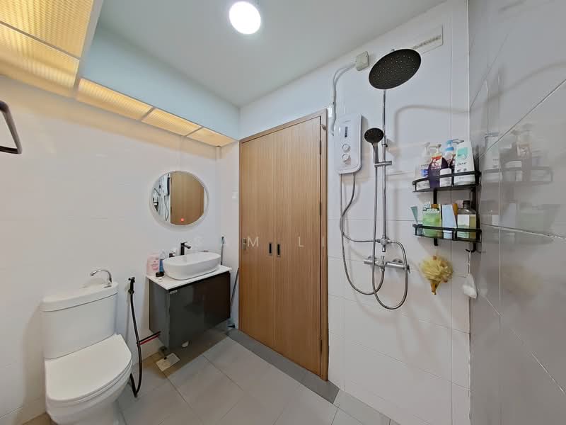 478B Yishun Street 44, 478B Yishun Street 44, 3 Bedrooms, 1,001 sqft, HDB Flat For Sale, by Sam Lim, 500242634 - Master Bathroom - PropertyGuru.com.sg