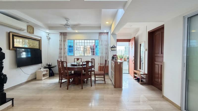 337 Jurong East Avenue 1, 337 Jurong East Avenue 1, 4 Bedrooms, 1,604 sqft, HDB Flat For Sale, by James Yeo, 500242638 - Dining Room - PropertyGuru.com.sg