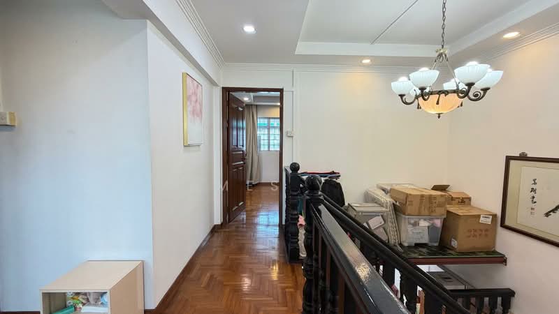 337 Jurong East Avenue 1, 337 Jurong East Avenue 1, 4 Bedrooms, 1,604 sqft, HDB Flat For Sale, by James Yeo, 500242638 - Corridor - PropertyGuru.com.sg