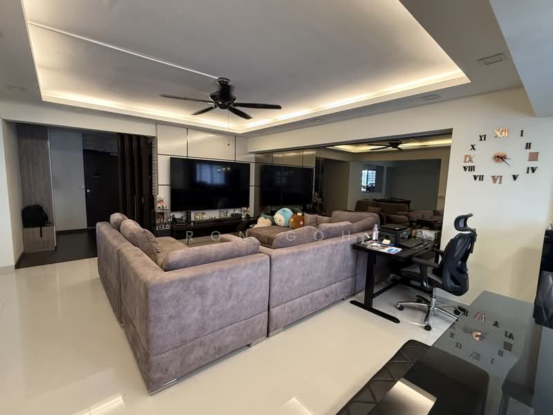 456 Pasir Ris Drive 4, 456 Pasir Ris Drive 4, 4 Bedrooms, 1,528 sqft, HDB Flat For Sale, by Ron Goh, 500242639 - Living Room - PropertyGuru.com.sg