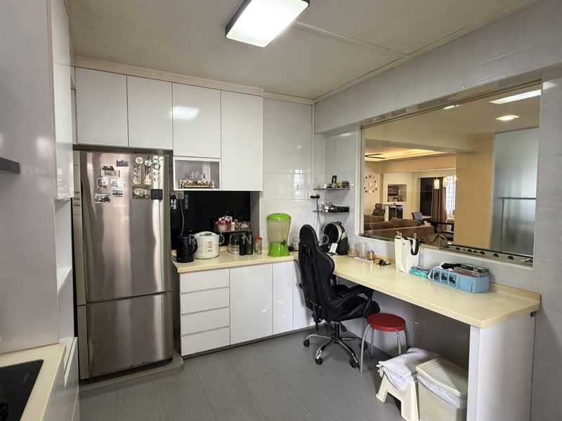 456 Pasir Ris Drive 4, 456 Pasir Ris Drive 4, 4 Bedrooms, 1,528 sqft, HDB Flat For Sale, by Ron Goh, 500242639 - Kitchen - PropertyGuru.com.sg