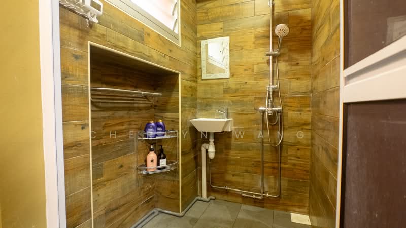 125 Kim Tian Road, 125 Kim Tian Road, Alexandra / Commonwealth, 4 Bedrooms, 1,151 sqft, HDB Flat For Sale, by Cherlyn Wang, 500242641 - Bathroom - PropertyGuru.com.sg