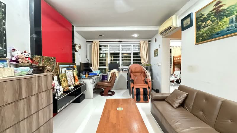 456 Yishun Street 41, 456 Yishun Street 41, 2 Bedrooms, 721 sqft, HDB Flat For Sale, by James Yeo, 500242653 - Living Room - PropertyGuru.com.sg