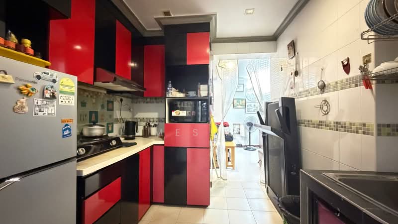 456 Yishun Street 41, 456 Yishun Street 41, 2 Bedrooms, 721 sqft, HDB Flat For Sale, by James Yeo, 500242653 - Kitchen - PropertyGuru.com.sg