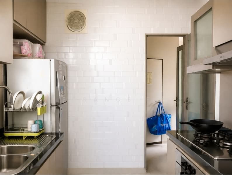 Venezio, 488 Upper East Coast Road, Bedok / Upper East Coast, 2 Bedrooms, 1,033 sqft, Apartment For Rent, by Terrance Foo, 500242654 - Kitchen - PropertyGuru.com.sg