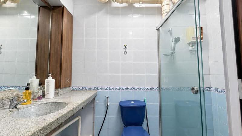 276B Jurong West Avenue 3, 276B Jurong West Avenue 3, Boon Lay / Jurong / Tuas, 3 Bedrooms, 969 sqft, HDB Flat For Sale, by Keenan Tan, 500242662 - Master Bathroom - PropertyGuru.com.sg