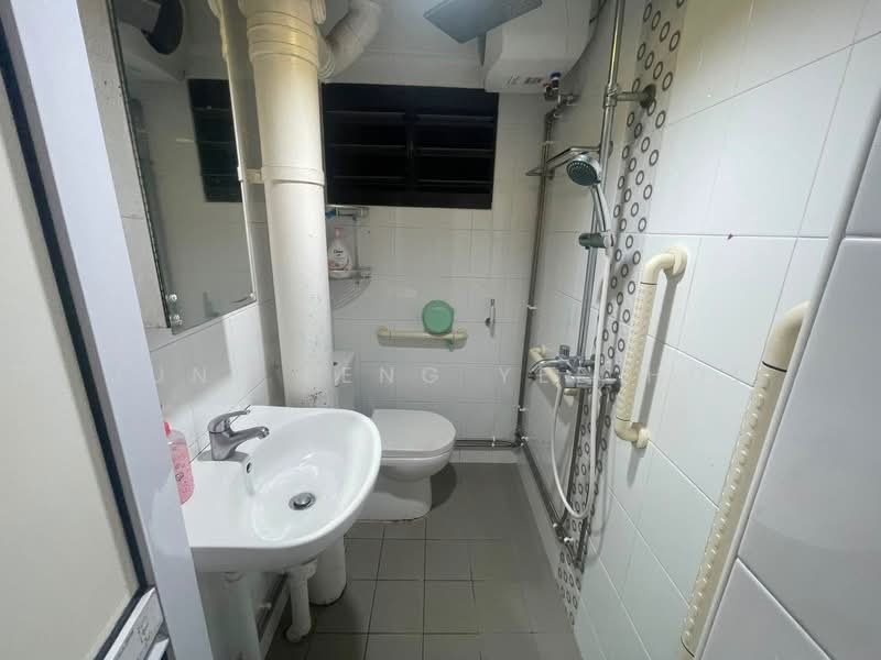 639 Yishun Street 61, 639 Yishun Street 61, 3 Bedrooms, 904 sqft, HDB Flat For Sale, by June Leng Yee Hoe, 500242670 - PropertyGuru.com.sg