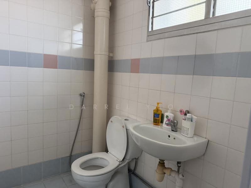 607 Choa Chu Kang Street 62, 607 Choa Chu Kang Street 62, Dairy Farm / Bukit Panjang / Choa Chu Kang, 3 Bedrooms, 1,151 sqft, HDB Flat For Sale, by Darrel Yeo, 500242674 - Bathroom - PropertyGuru.com.sg
