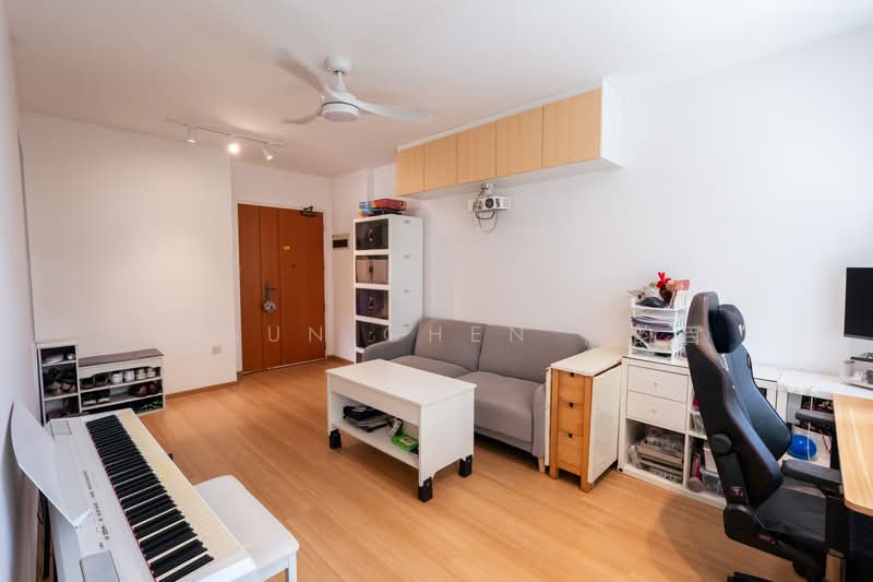 26 Ghim Moh Link, 26 Ghim Moh Link, 2 Bedrooms, 732 sqft, HDB Flat For Sale, by Shaun Chen 陈韵百, 500242676 - Living Room - PropertyGuru.com.sg