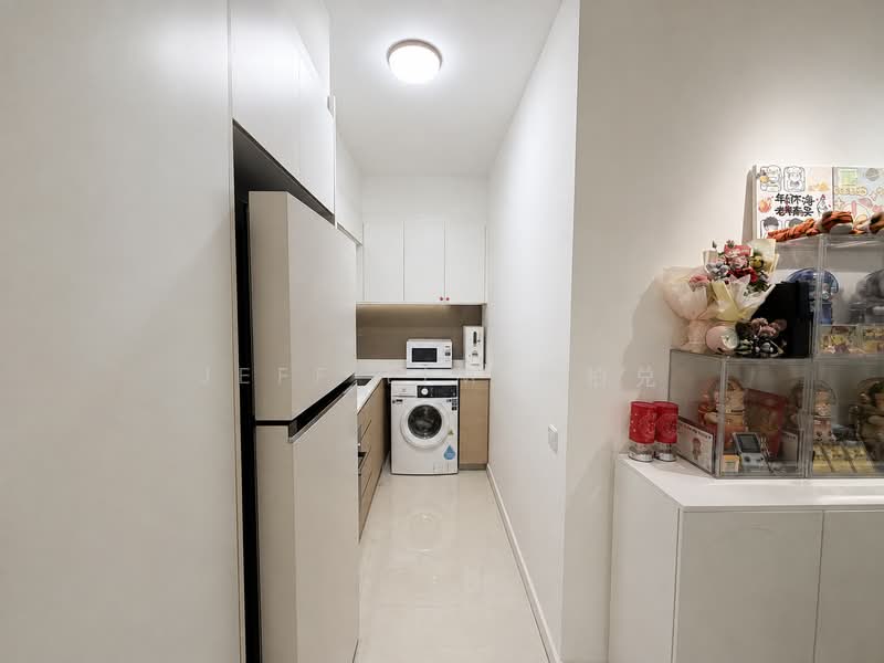 Treasure at Tampines, 47 Tampines Lane, 2 Bedrooms, 678 sqft, Condominium For Sale, by jeff Lim 林柏兑, 500242689 - Kitchen - PropertyGuru.com.sg