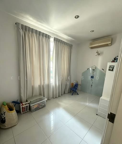 Eng Aun Park ( Novena Estate), Jalan Novena Selatan, Newton / Novena, 4 Bedrooms, 1,900 sqft, Corner Terrace For Sale, by Kelly Kok Seow Cheng, 500242697 - Study - PropertyGuru.com.sg