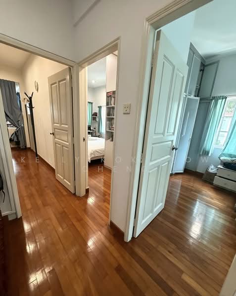 Eng Aun Park ( Novena Estate), Jalan Novena Selatan, Newton / Novena, 4 Bedrooms, 1,900 sqft, Corner Terrace For Sale, by Kelly Kok Seow Cheng, 500242697 - Corridor - PropertyGuru.com.sg