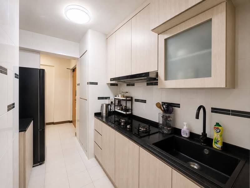 429A Yishun Avenue 11, 429A Yishun Avenue 11, 2 Bedrooms, 721 sqft, HDB Flat For Sale, by Jimmy Tee, 500242698 - Kitchen - PropertyGuru.com.sg