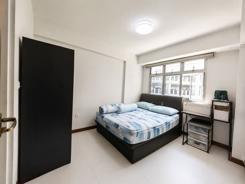 429A Yishun Avenue 11, 429A Yishun Avenue 11, 2 Bedrooms, 721 sqft, HDB Flat For Sale, by Jimmy Tee, 500242698 - Master Bedroom - PropertyGuru.com.sg