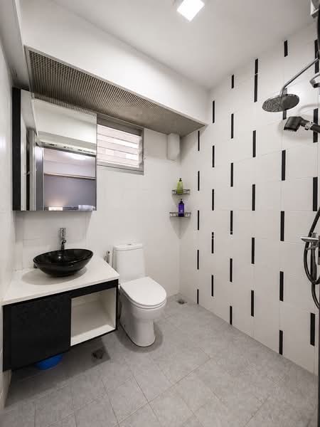 429A Yishun Avenue 11, 429A Yishun Avenue 11, 2 Bedrooms, 721 sqft, HDB Flat For Sale, by Jimmy Tee, 500242698 - Master toilet - PropertyGuru.com.sg