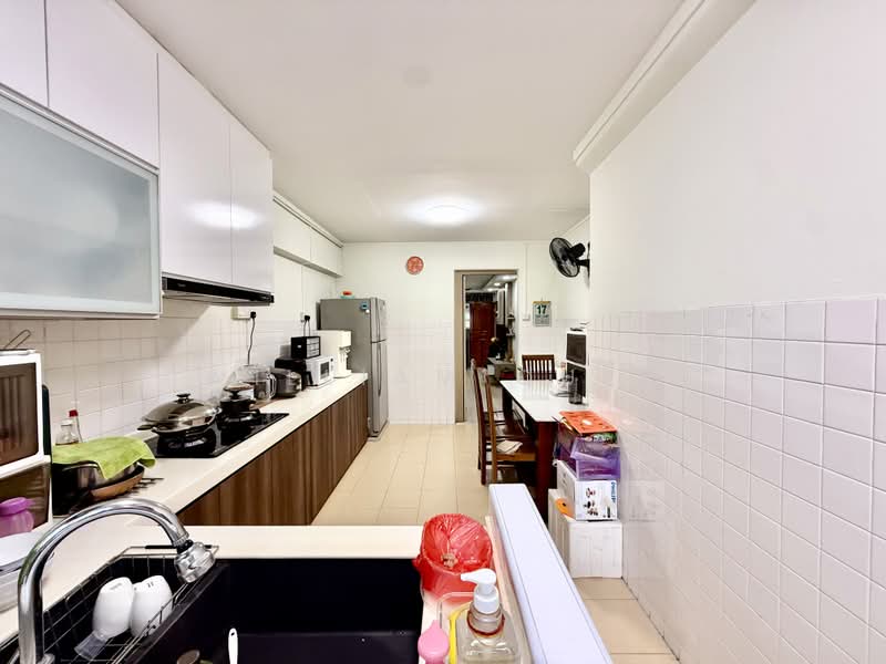 661 Hougang Avenue 4, 661 Hougang Avenue 4, 2 Bedrooms, 797 sqft, HDB Flat For Sale, by William Quek, 500242702 - Kitchen - PropertyGuru.com.sg
