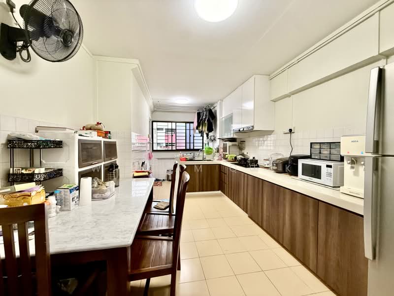661 Hougang Avenue 4, 661 Hougang Avenue 4, 2 Bedrooms, 797 sqft, HDB Flat For Sale, by William Quek, 500242702 - Kitchen - PropertyGuru.com.sg