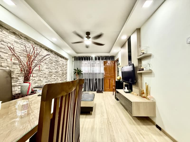 661 Hougang Avenue 4, 661 Hougang Avenue 4, 2 Bedrooms, 797 sqft, HDB Flat For Sale, by William Quek, 500242702 - PropertyGuru.com.sg