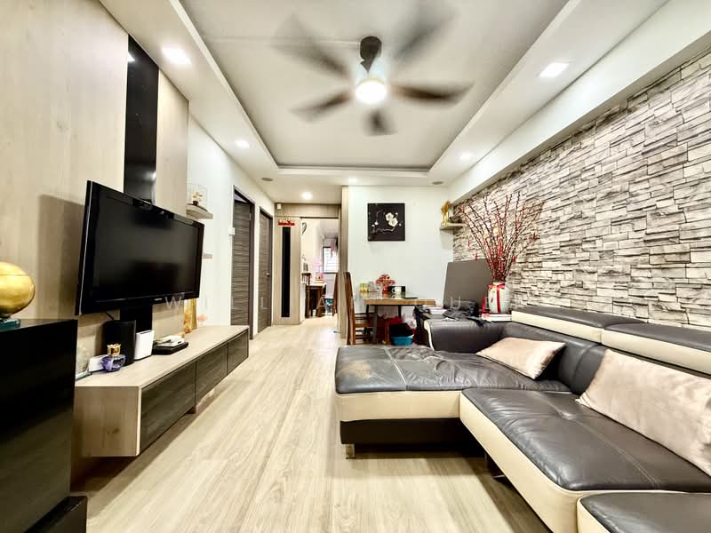 661 Hougang Avenue 4, 661 Hougang Avenue 4, 2 Bedrooms, 797 sqft, HDB Flat For Sale, by William Quek, 500242702 - Living Room - PropertyGuru.com.sg