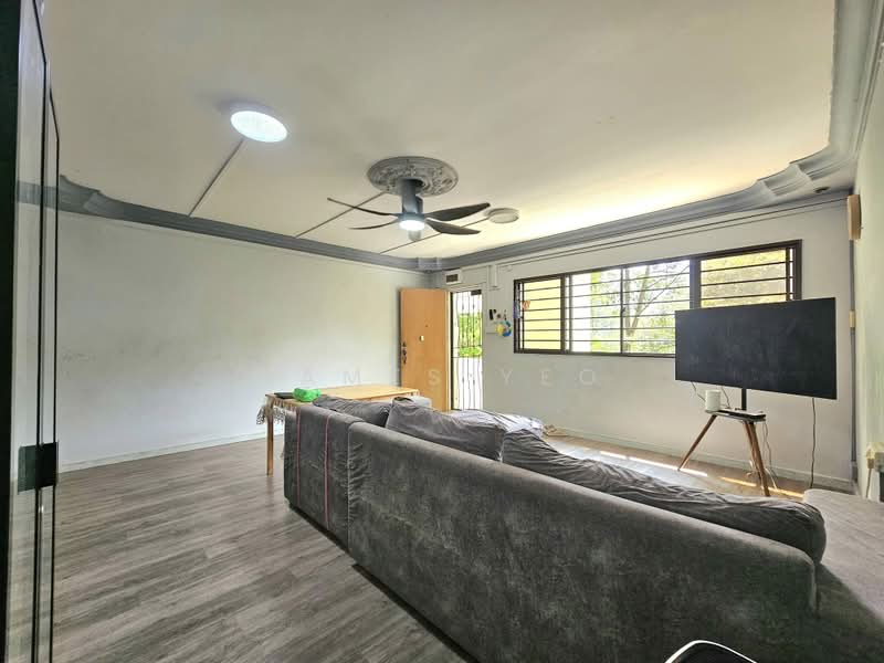 808 Woodlands Street 81, 808 Woodlands Street 81, 3 Bedrooms, 1,108 sqft, HDB Flat For Sale, by James Yeo, 500242703 - Living Room - PropertyGuru.com.sg