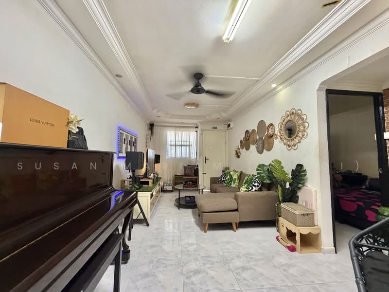 149 Woodlands Street 13, 149 Woodlands Street 13, 2 Bedrooms, 732 sqft, HDB Flat For Sale, by Susan Mariam (Amboi), 500242709 - Living Room - PropertyGuru.com.sg