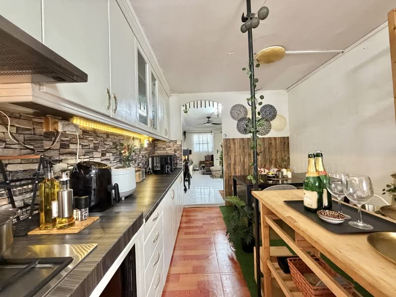 149 Woodlands Street 13, 149 Woodlands Street 13, 2 Bedrooms, 732 sqft, HDB Flat For Sale, by Susan Mariam (Amboi), 500242709 - Kitchen - PropertyGuru.com.sg