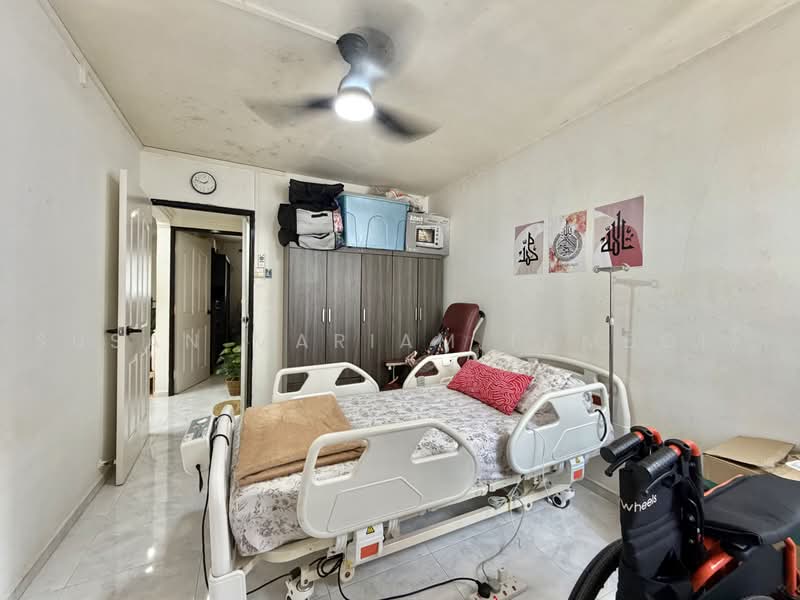 149 Woodlands Street 13, 149 Woodlands Street 13, 2 Bedrooms, 732 sqft, HDB Flat For Sale, by Susan Mariam (Amboi), 500242709 - Master Bedroom - PropertyGuru.com.sg