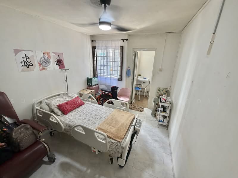 149 Woodlands Street 13, 149 Woodlands Street 13, 2 Bedrooms, 732 sqft, HDB Flat For Sale, by Susan Mariam (Amboi), 500242709 - Master Bedroom - PropertyGuru.com.sg