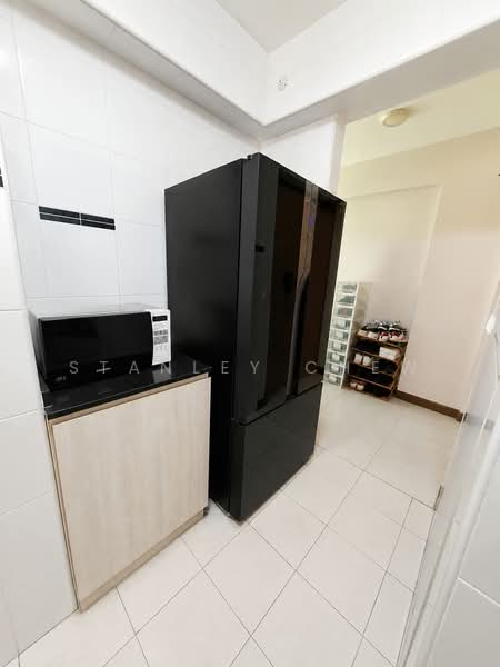 429A Yishun Avenue 11, 429A Yishun Avenue 11, 2 Bedrooms, 721 sqft, HDB Flat For Sale, by Stanley Chew, 500242711 - Kitchen - PropertyGuru.com.sg