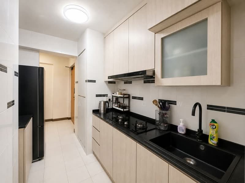 429A Yishun Avenue 11, 429A Yishun Avenue 11, 2 Bedrooms, 721 sqft, HDB Flat For Sale, by Stanley Chew, 500242711 - Kitchen - PropertyGuru.com.sg