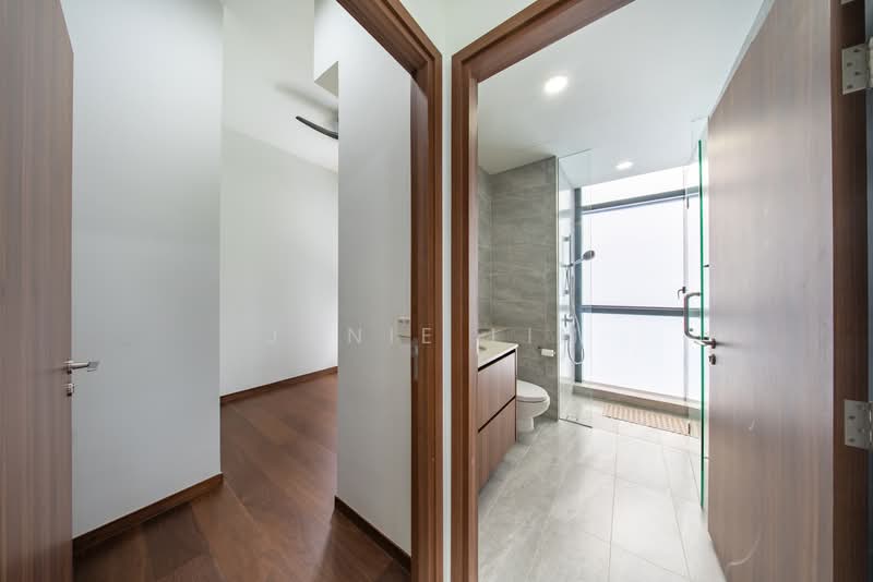 Phoenix Residences, 71 Phoenix Avenue, Dairy Farm / Bukit Panjang / Choa Chu Kang, 3 Bedrooms, 1,098 sqft, Condominium For Sale, by Junie Lim, 500242718 - Common Room + Bathroom - PropertyGuru.com.sg