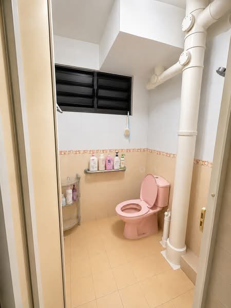 612 Ang Mo Kio Avenue 4, 612 Ang Mo Kio Avenue 4, Room Rental, 110 sqft, HDB Flat For Rent, by LiLi Koh, 500242720 - Bathroom - PropertyGuru.com.sg