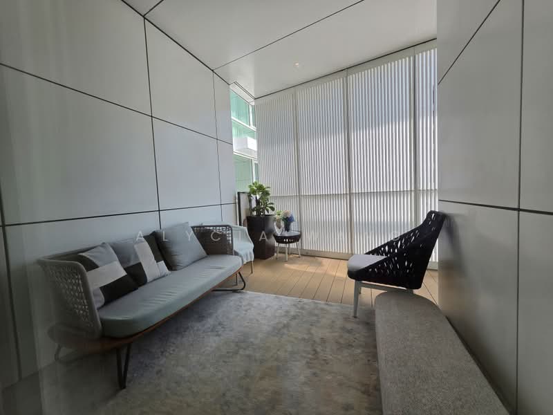 Eden Residences Capitol, 11 Stamford Road, 4 Bedrooms, 3,068 sqft, Condominium For Rent, by Alycia Wang, 500242726 - Balcony - PropertyGuru.com.sg