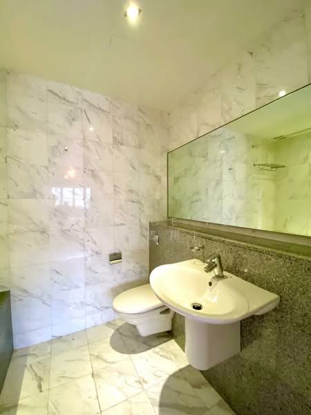 The Trumps, 1 Jalan Kembangan, 1 Bedroom, 700 sqft, Condominium For Sale, by Terence Tee (郑志翔), 500242734 - Bathroom - PropertyGuru.com.sg