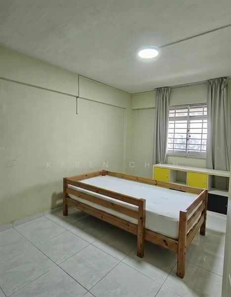 540 Bedok North Street 3, 540 Bedok North Street 3, 2 Bedrooms, 732 sqft, HDB Flat For Sale, by Karen Chen, 500242735 - Bedroom - PropertyGuru.com.sg