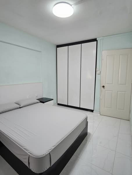 540 Bedok North Street 3, 540 Bedok North Street 3, 2 Bedrooms, 732 sqft, HDB Flat For Sale, by Karen Chen, 500242735 - Bedroom - PropertyGuru.com.sg