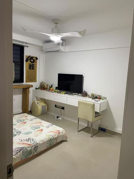 32 Jalan Bukit Ho Swee, 32 Jalan Bukit Ho Swee, Alexandra / Commonwealth, 2 Bedrooms, 732 sqft, HDB Flat For Sale, by Rini Teo, 500242751 - Bedroom - PropertyGuru.com.sg