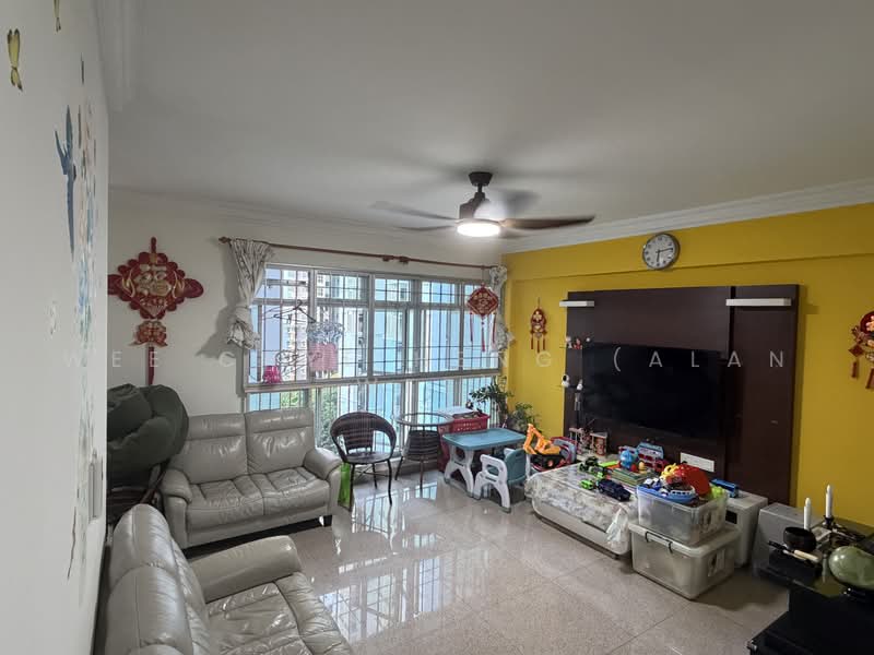 386 Bukit Batok West Avenue 5, 386 Bukit Batok West Avenue 5, 3 Bedrooms, 968 sqft, HDB Flat For Sale, by Wee Chye Heng (Alan Wee), 500242777 - Living Room - PropertyGuru.com.sg