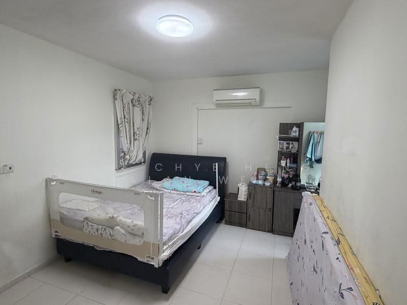 386 Bukit Batok West Avenue 5, 386 Bukit Batok West Avenue 5, 3 Bedrooms, 968 sqft, HDB Flat For Sale, by Wee Chye Heng (Alan Wee), 500242777 - Bedroom - PropertyGuru.com.sg