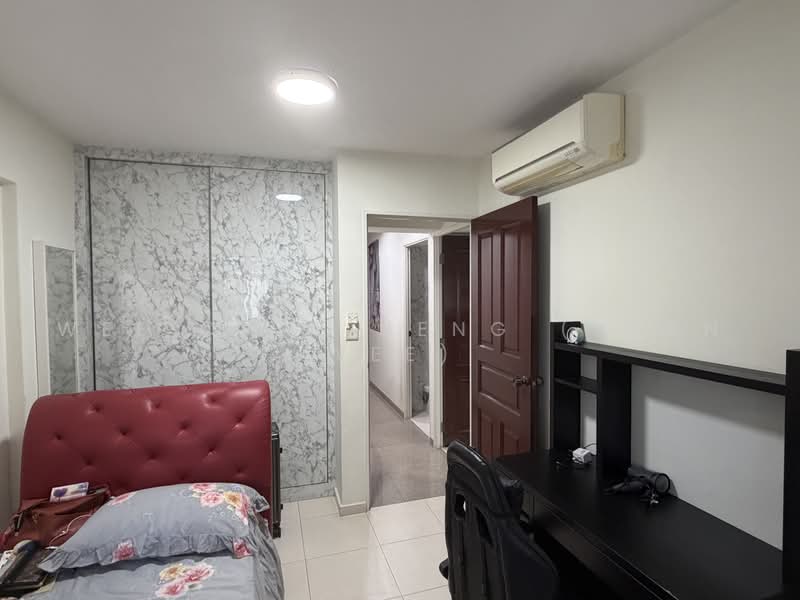 386 Bukit Batok West Avenue 5, 386 Bukit Batok West Avenue 5, 3 Bedrooms, 968 sqft, HDB Flat For Sale, by Wee Chye Heng (Alan Wee), 500242777 - Bedroom - PropertyGuru.com.sg