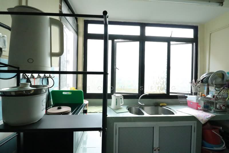 99 Commonwealth Crescent, 99 Commonwealth Crescent, 2 Bedrooms, 591 sqft, HDB Flat For Sale, by Neo Soon Seng, 500242784 - Kitchen - PropertyGuru.com.sg
