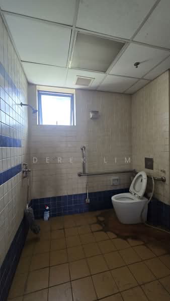 Woodlands Industrial Park E1, 38 Woodlands Industrial Park E1, Sembawang / Yishun, 3,078 sqft, Factory / Workshop (B2) For Rent, by Derek Lim, 500242790 - Bathroom - CommercialGuru.com.sg